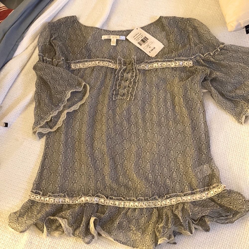 Gorgeous semi sheer top with lace detail